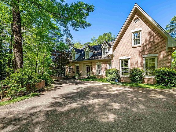3rd image of 3842 Cove Dr