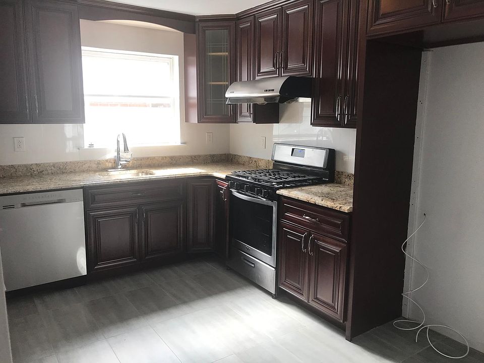 1st image of 824 Revere Ave #2