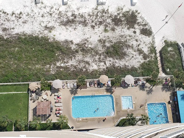10625 Front Beach Rd — Photo 34
