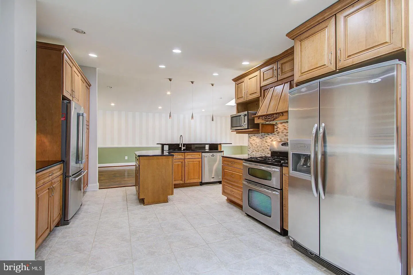 5 bed, 3.5 bath, 2919 sqft, $4,490 — Photo 4