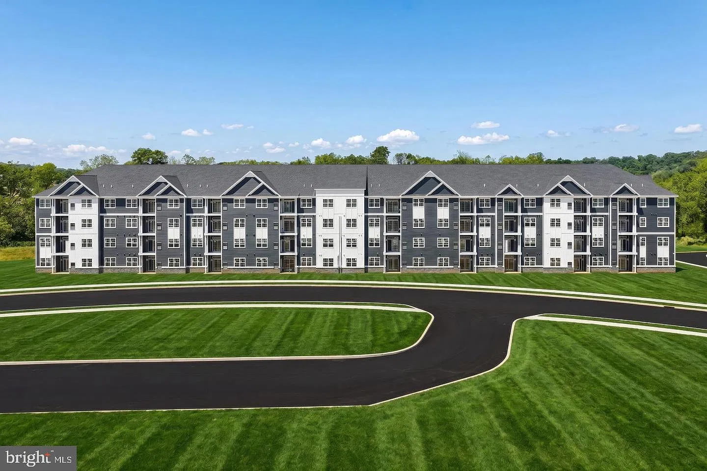 1 bed, 1.0 bath, 780 sqft, $1,400 — Photo 2