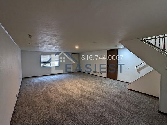 4th image of 2910 N River Ter