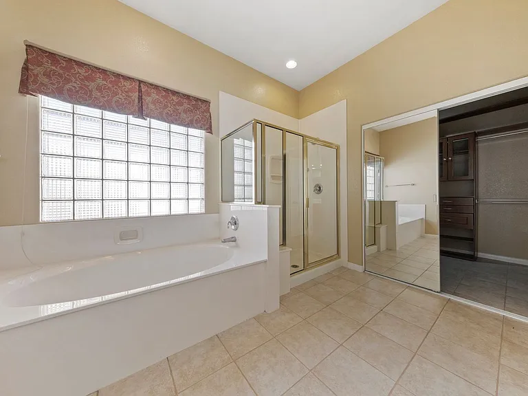 10221 Angel Peak Ct — Photo 37