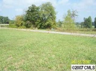 1004 Overland Trl, Hamptonville, NC 27020