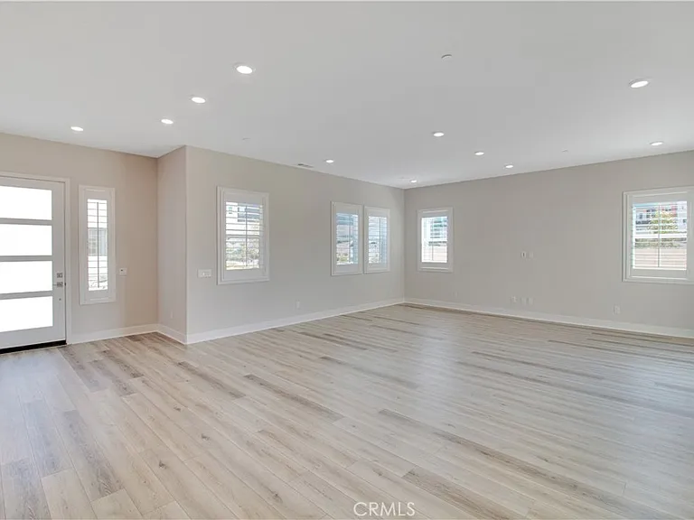 27031 California Ct — Photo 7