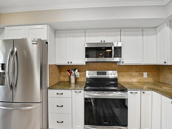 4th image of 9430 Meadowood Drive #205