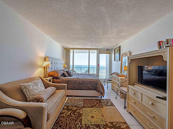 4th image of 3501 S Atlantic Ave #305
