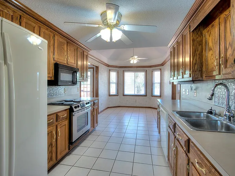 6435 Montpelier Ln — Photo 22