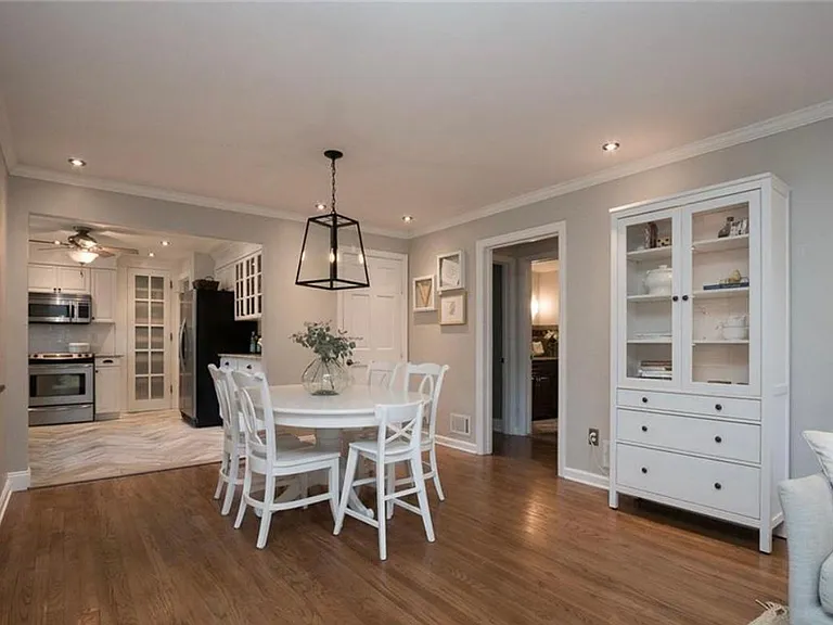 256 Castle Dr — Photo 6