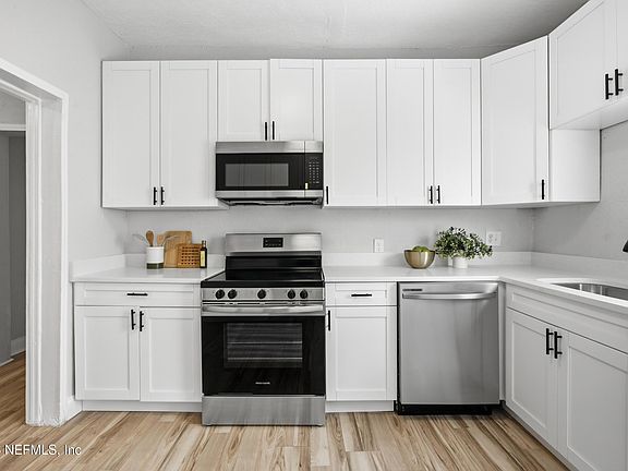 2nd image of 2202 W 1ST Street