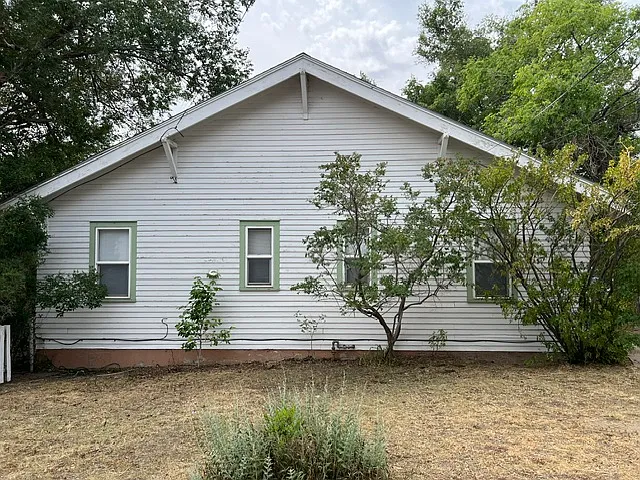 617 W Pine St — Photo 2