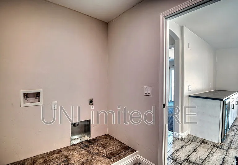 1435 Beefeater Dr — Photo 40