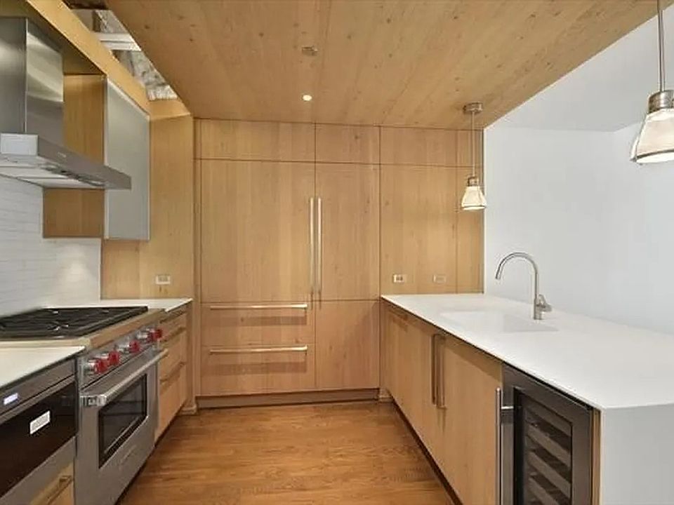 1st image of 211 E 13th St #2G