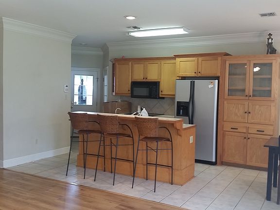 4th image of 131 Herlil Cir