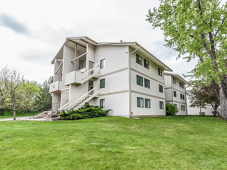 1705 Heatheridge Rd #G305 — Photo 1