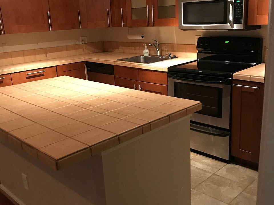 1st image of 3308 Wyndham Cres #119