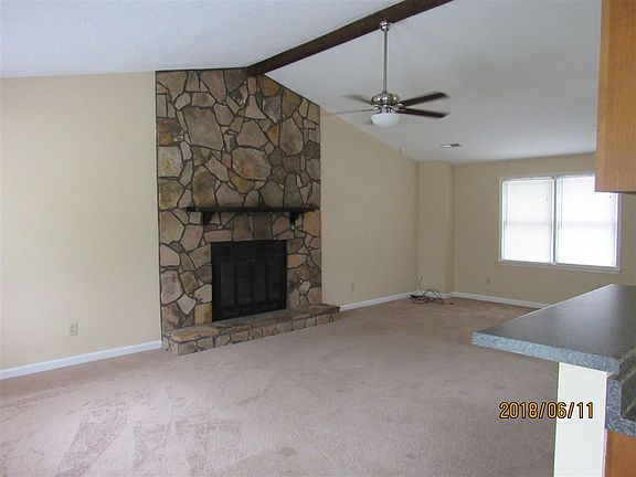 5th image of 218 Sanderson Rd
