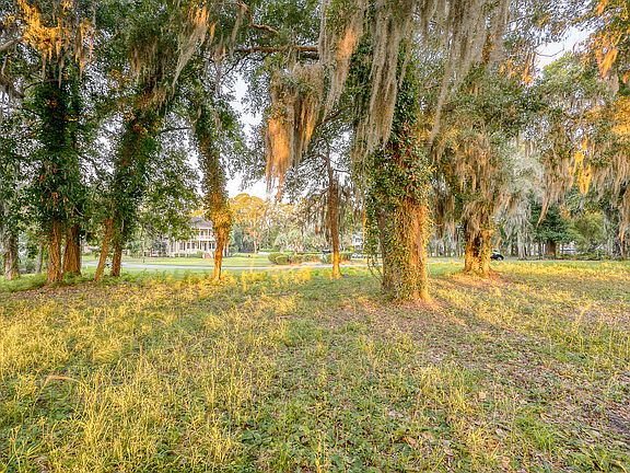 3rd image of 10 Wrights Point Circle
