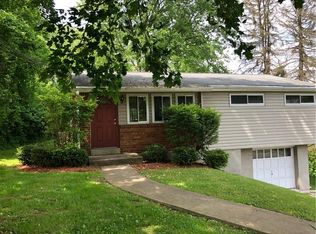 204 Holiday Park Dr, Pittsburgh, PA 15239