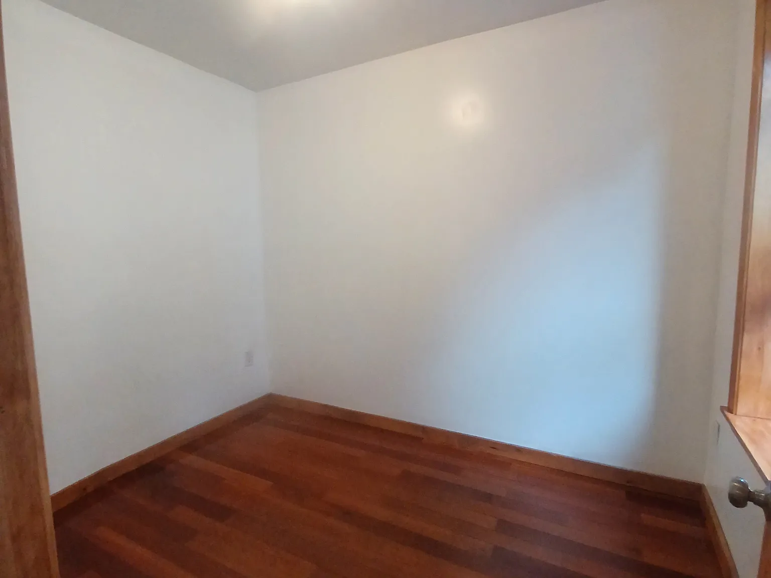 3 bed, 900 sqft, $2,900 — Photo 4