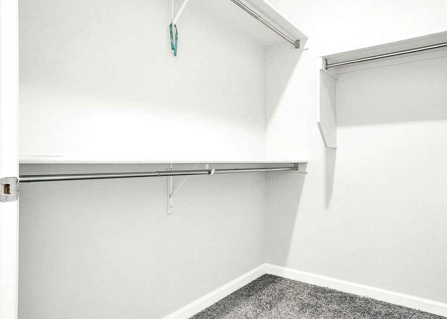 Upper Valley 2 Bedroom 2.5 Bath — Photo 4