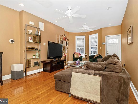 5th image of 3535 Roland Ave