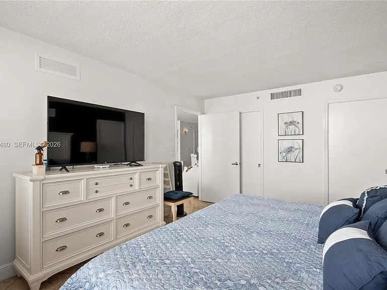 6917 Collins Ave #1609 — Photo 24