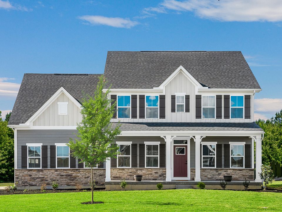 Find space and comfort with large homesites perfect for family life and outdoor fun.