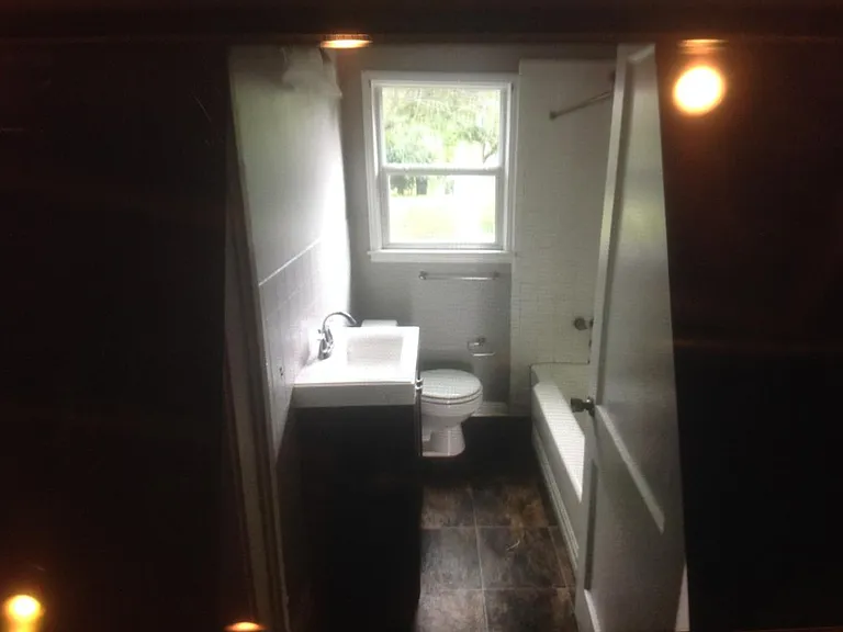 1215 McKinley Ave — Photo 2