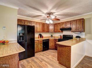 977 9th St, Pasadena, MD 21122