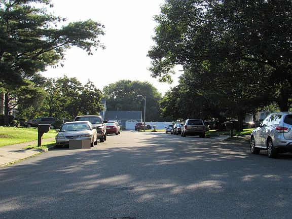 5th image of 102 Wicklow Ct