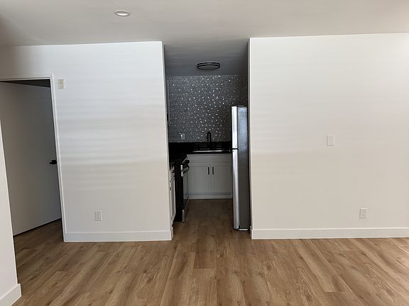 3rd image of 4323 Perlita Ave #2