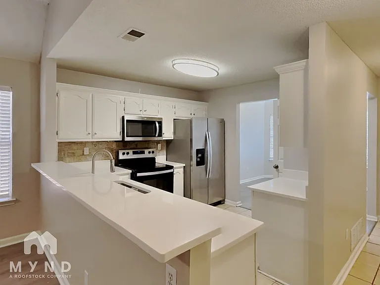 8313 Regal Bend Dr — Photo 7