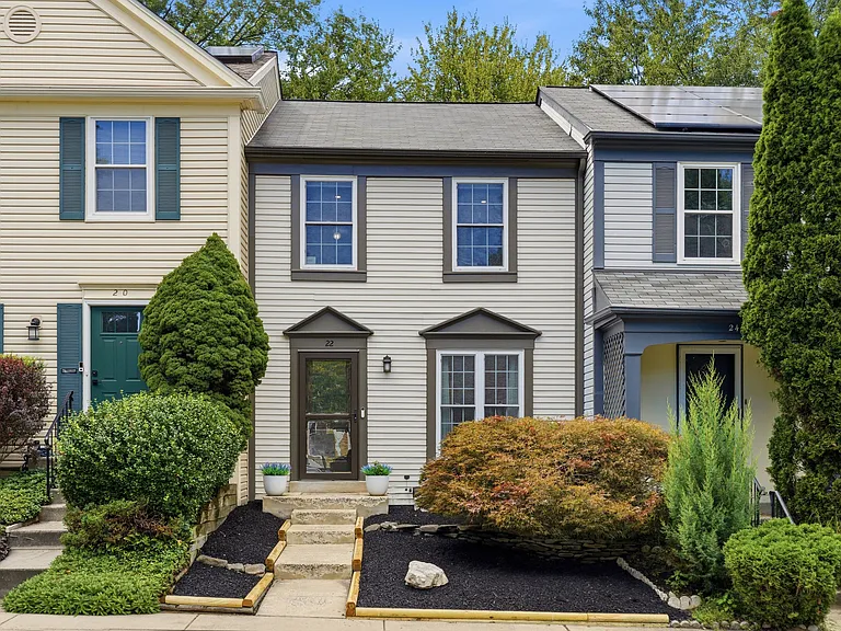 22 Habersham Ct — Photo 1