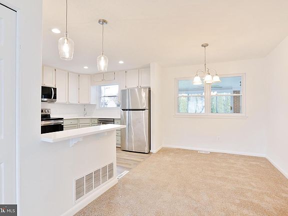 4th image of 4122 Loch Lomond Dr
