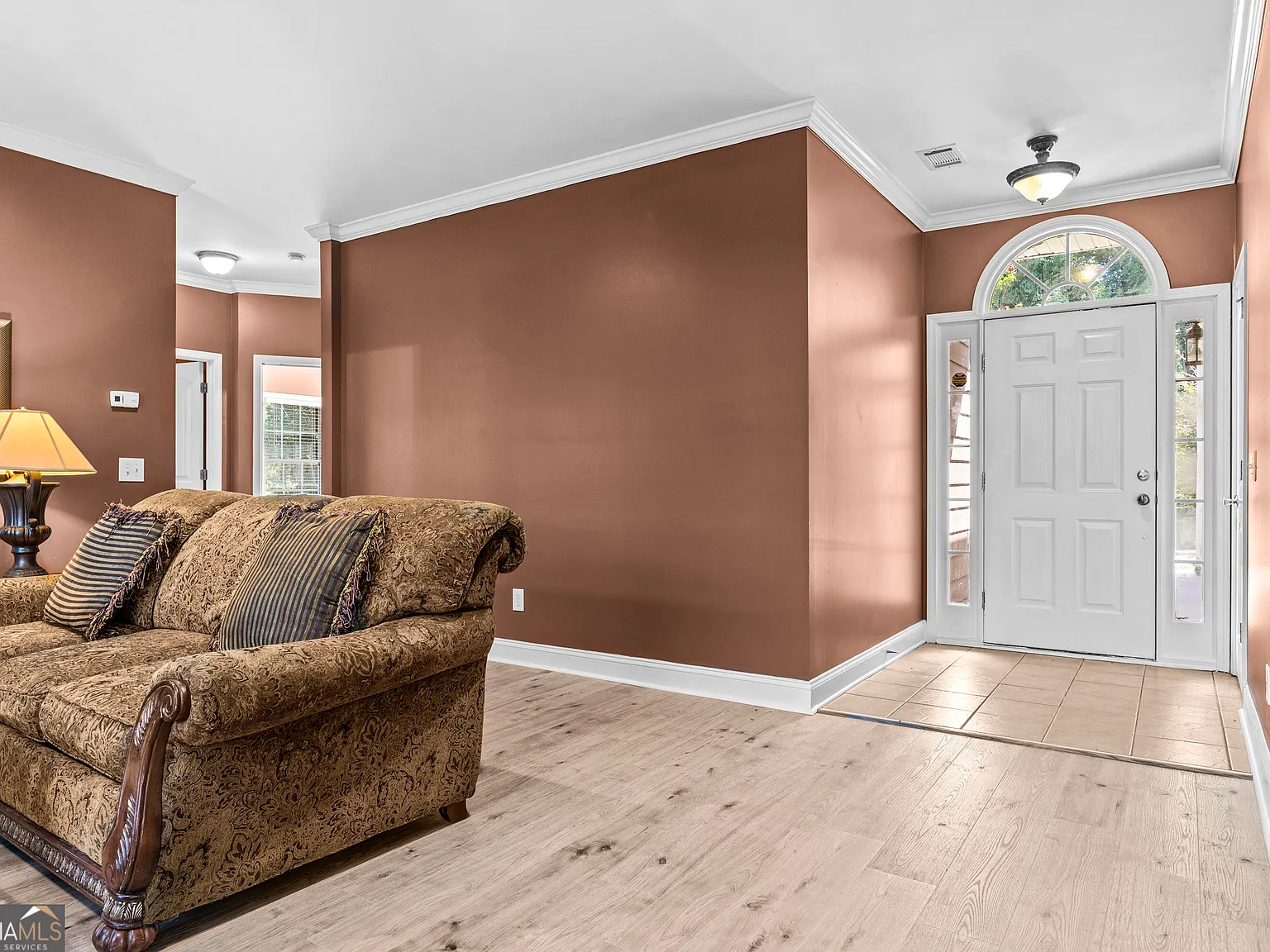 4 bed, 3.0 bath, 2700 sqft, $2,700 — Photo 4