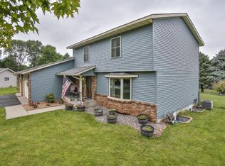 657 Mina Ct, Saint Paul, MN 55115