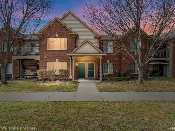 45542 Hidden View Ct, Utica, MI 48315