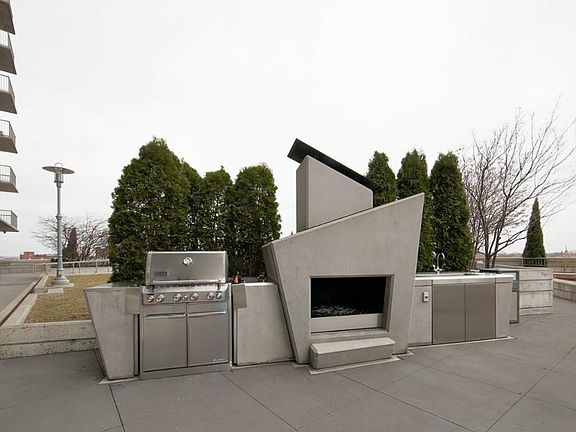 2nd image of 929 Portland Ave APT 712