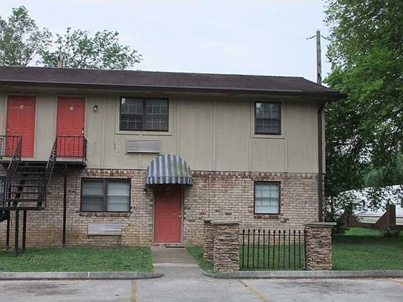 5th image of 2414 Lyndon Ave