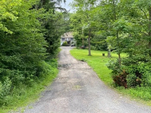 206 Hamlin Hwy, Moscow, PA 18444