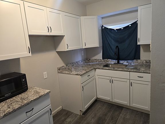 4th image of 83 S Edith St