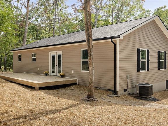 5th image of 72 Dogwood Dr