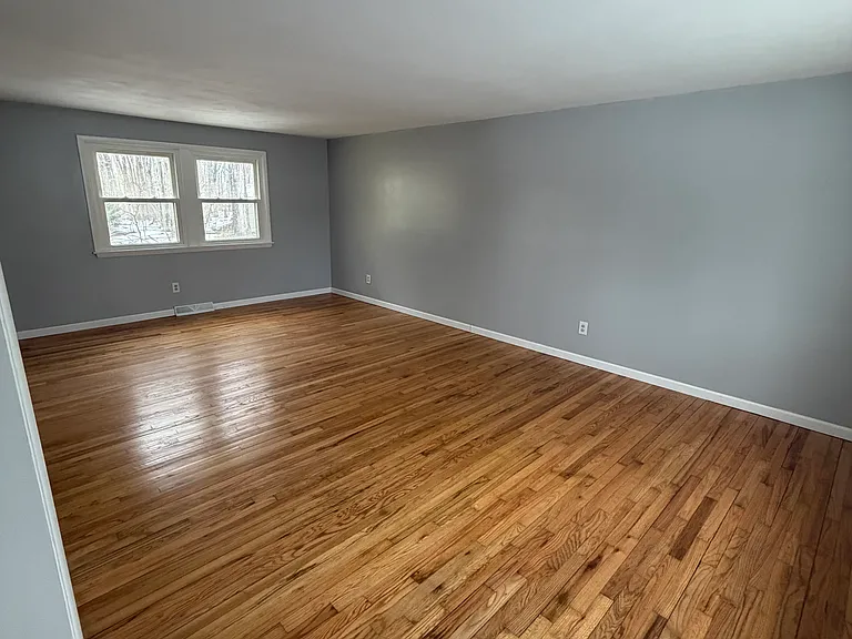 7741 Deerfield Rd — Photo 2