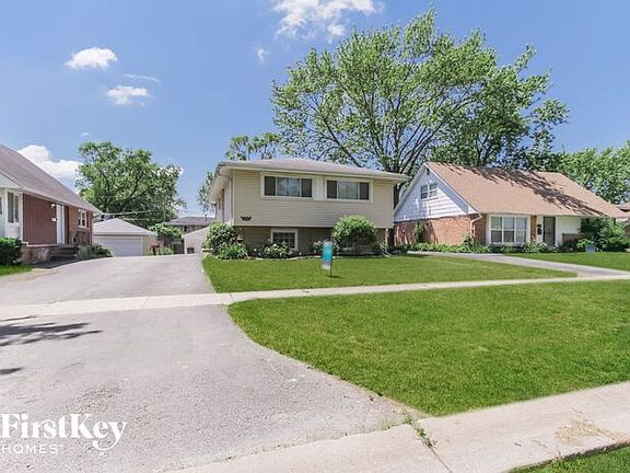 2nd image of 16924 Old Elm Dr