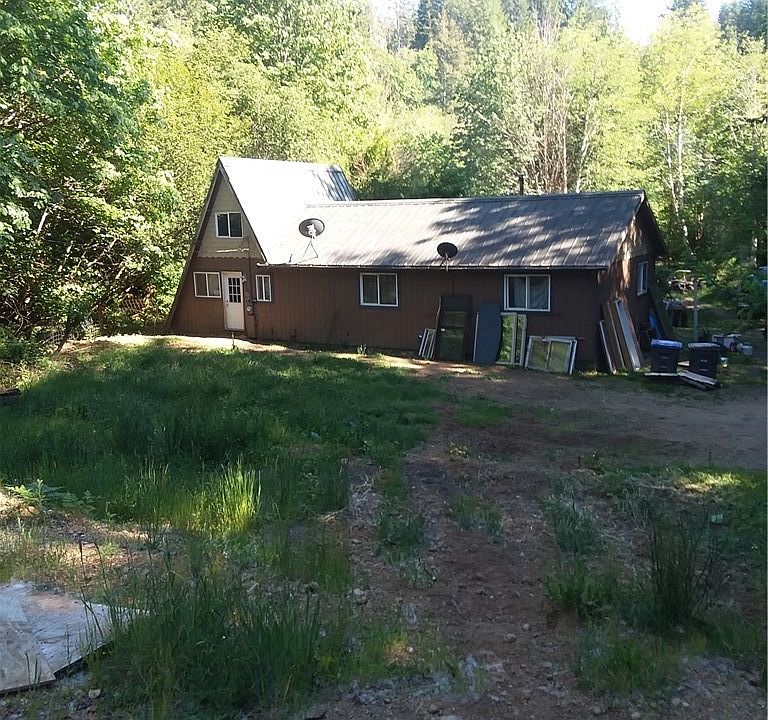 1st image of 551 NE Snowcap Dr