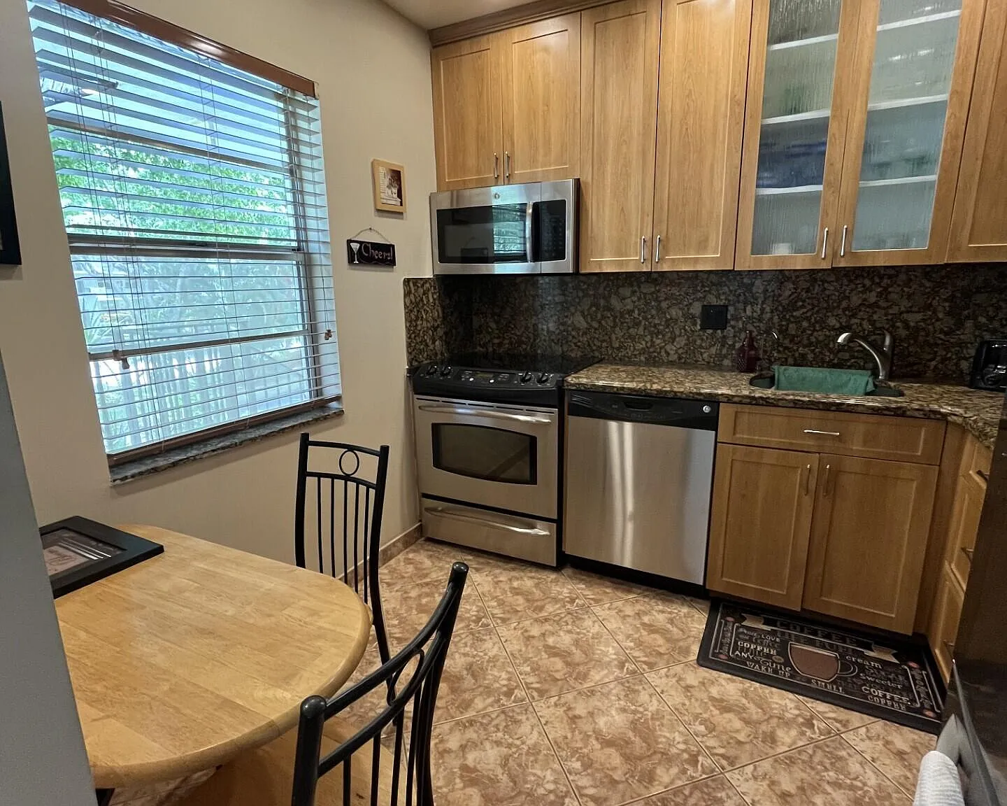 2 bed, 2.0 bath, 925 sqft, $1,500 — Photo 3