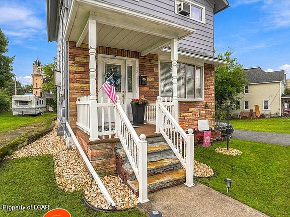 4th image of 23 Carroll St