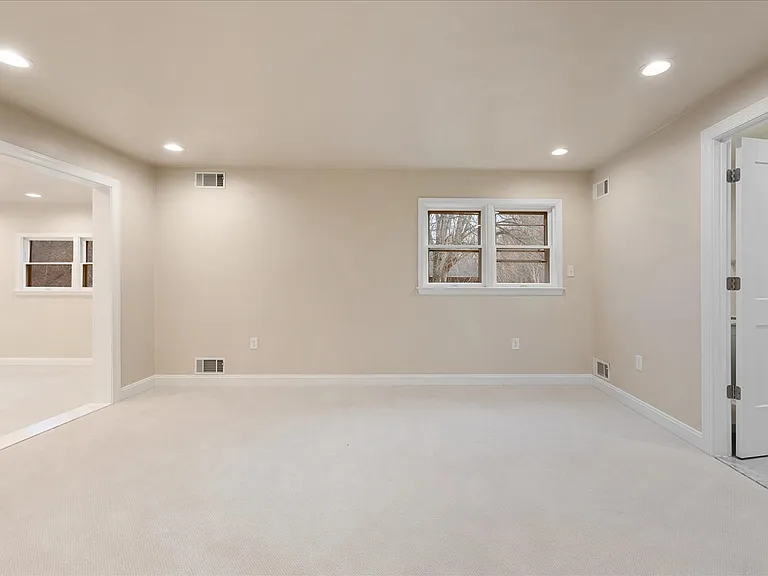 9036 Jeffery Rd — Photo 40