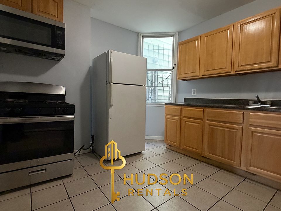 1st image of 117 Grant Ave APT 3L